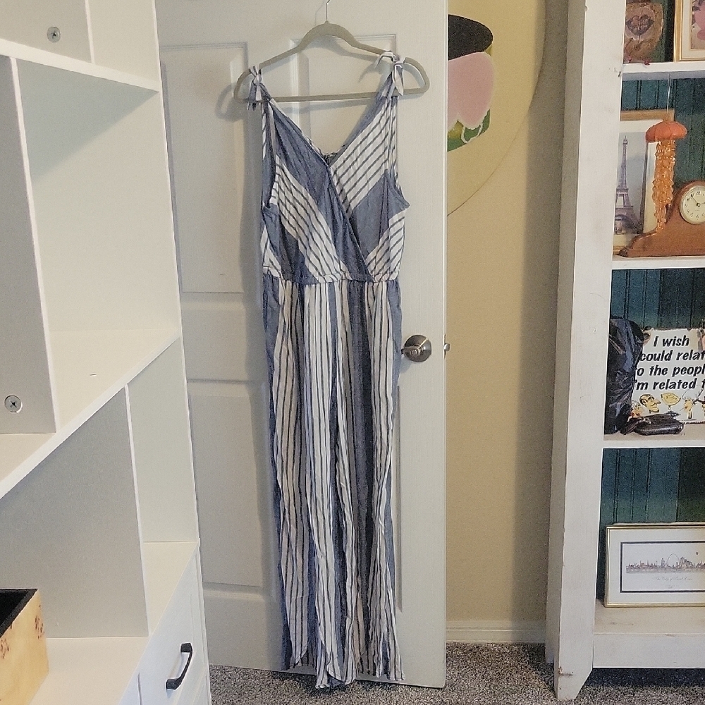 Cato SzLg Blue and White Striped Jumpsuit, vneck pockets tie at shoulders strap